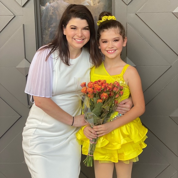 Meet your Posher, Haley - Picture 1 of 5